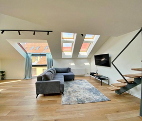 LOFT 1 BD Old Town Apartment by Hostlovers